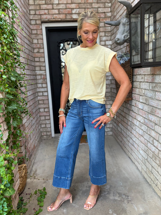 short sleeve butter color cotton round neck tee with blue denim