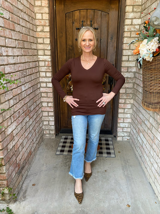 Char Lee Essential V Neck- Brown