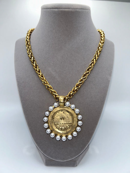 Show Stopper: The Paris Pearl