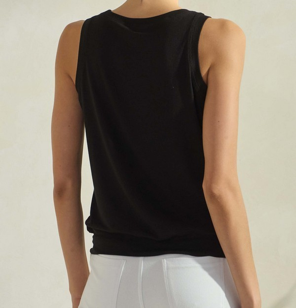 Soft and Sleeveless Easy Tank