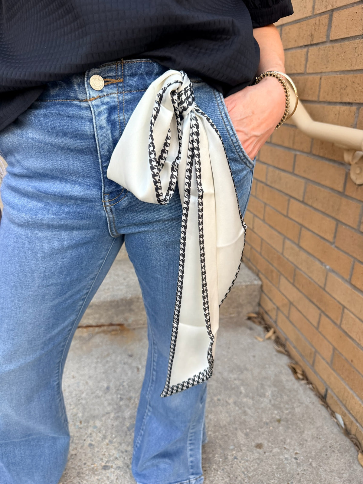 Harper Houndstooth Scarf