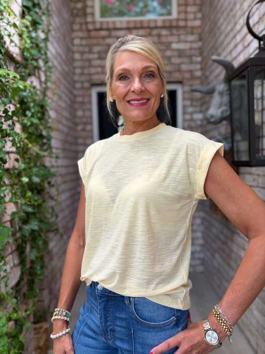 short sleeve butter color cotton round neck tee with blue denim