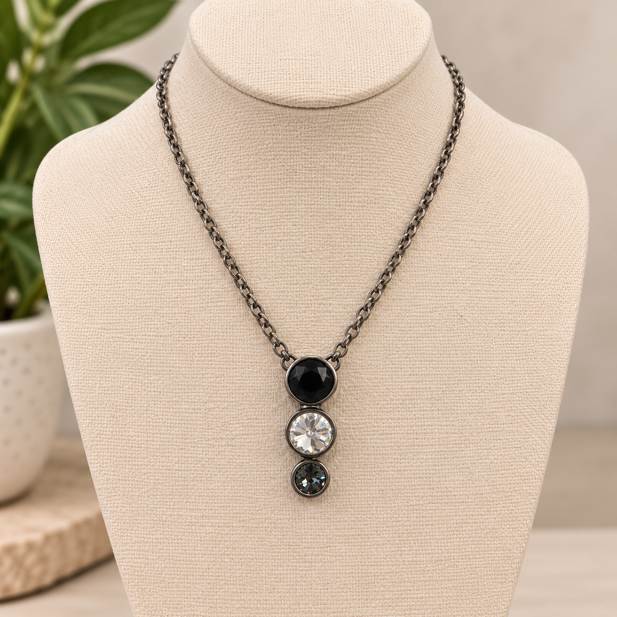 MIKAELA NECKLACE