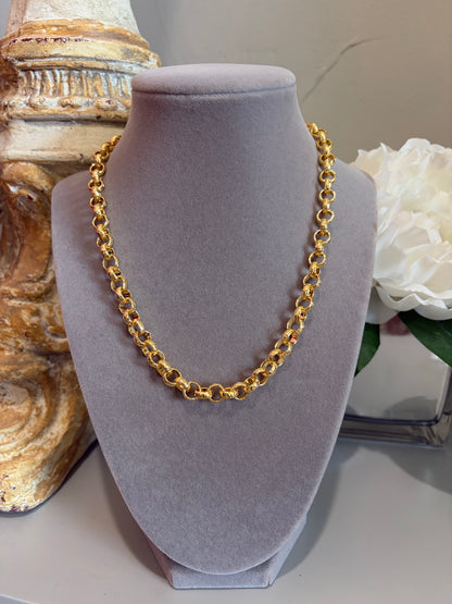 gold modern link chain magnetic closure necklace