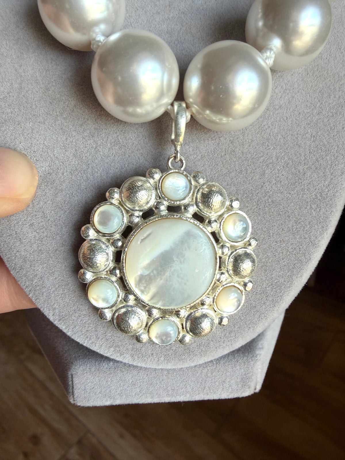 Mother of Pearl Elegance Necklace