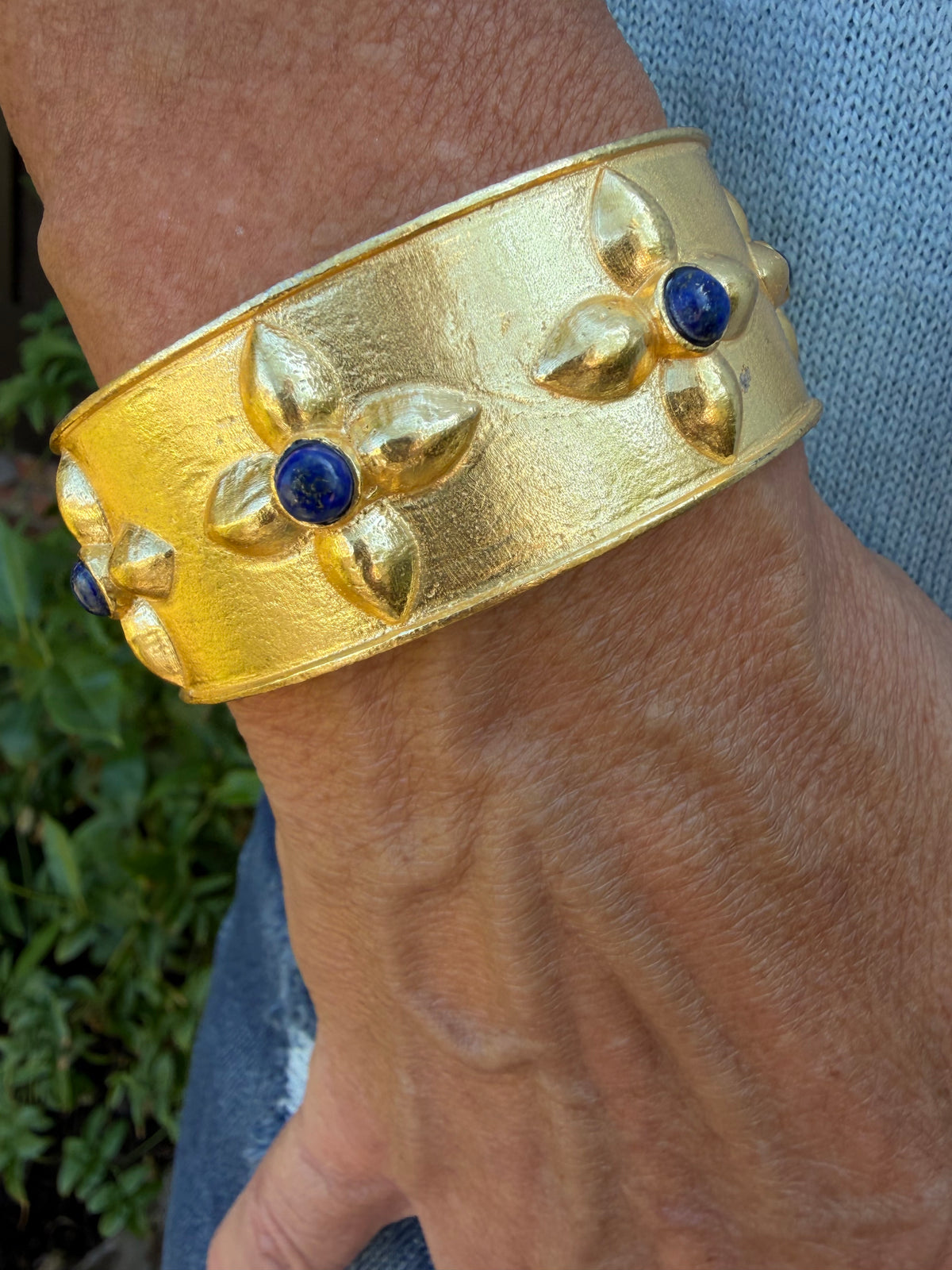 Clover Lapis Gold Cuff