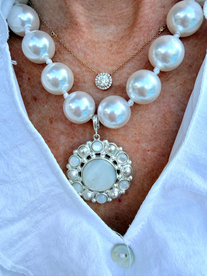 Mother of Pearl Elegance Necklace