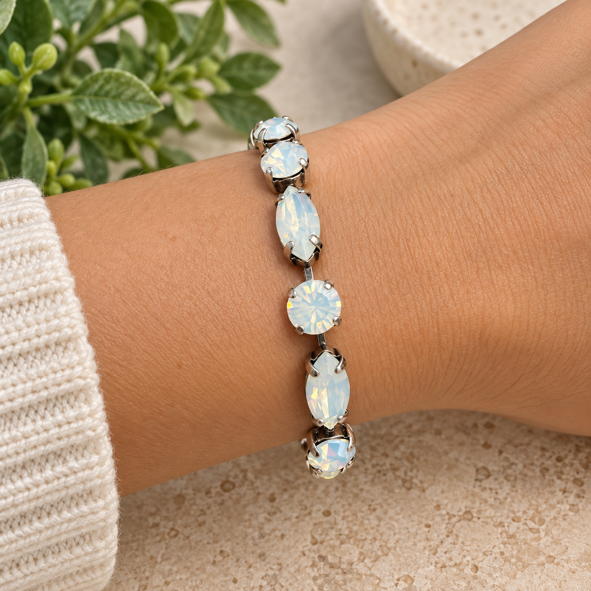 LEONA BRACELET WHITE OPAL