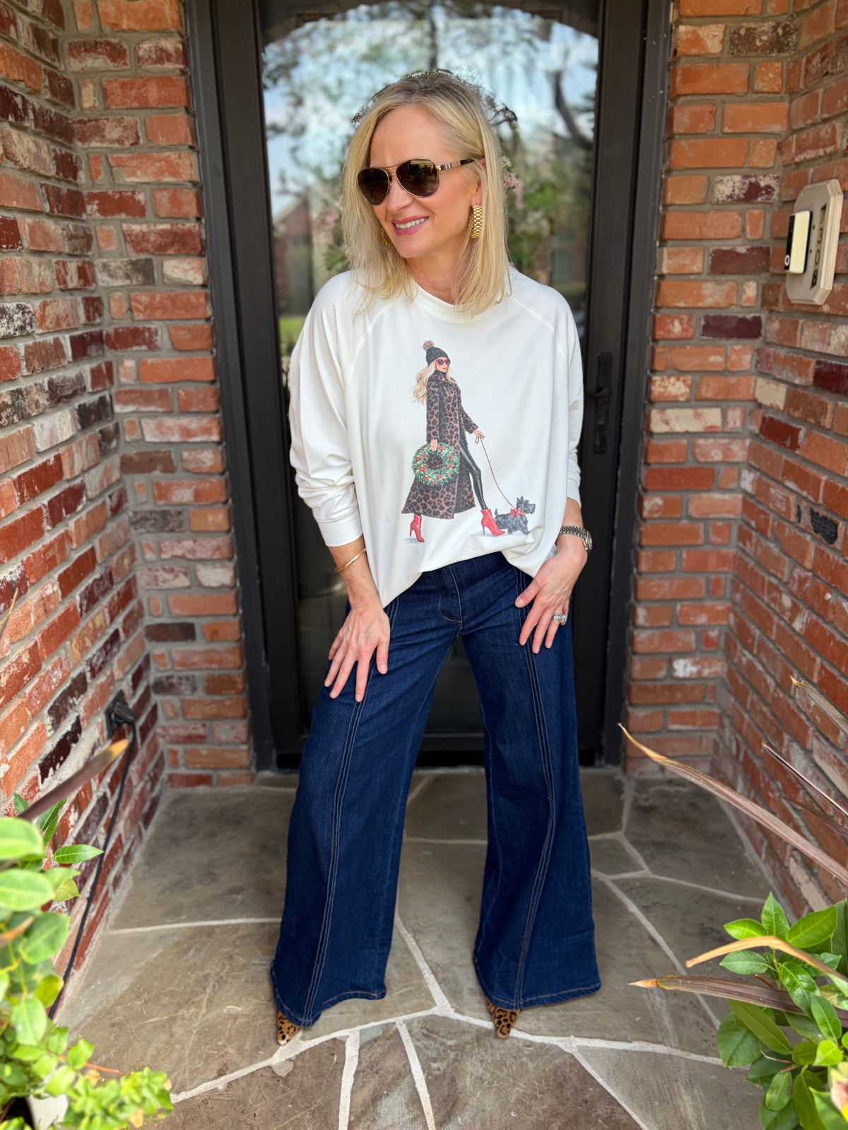 Bougie Holiday Walk Sweatshirt