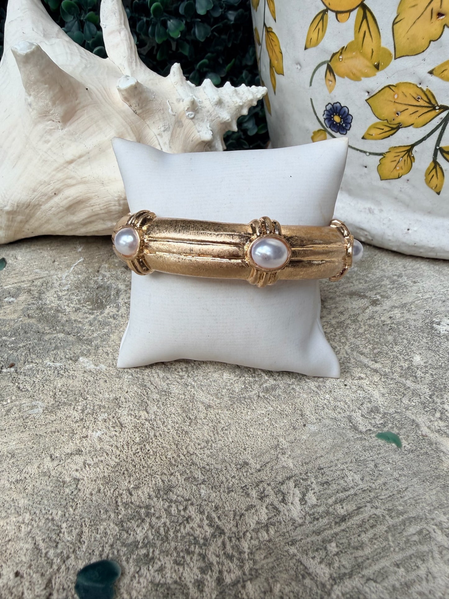 Gold Moment Pearl Bangle