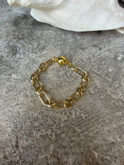 gold link chain bracelet with magnetic closure