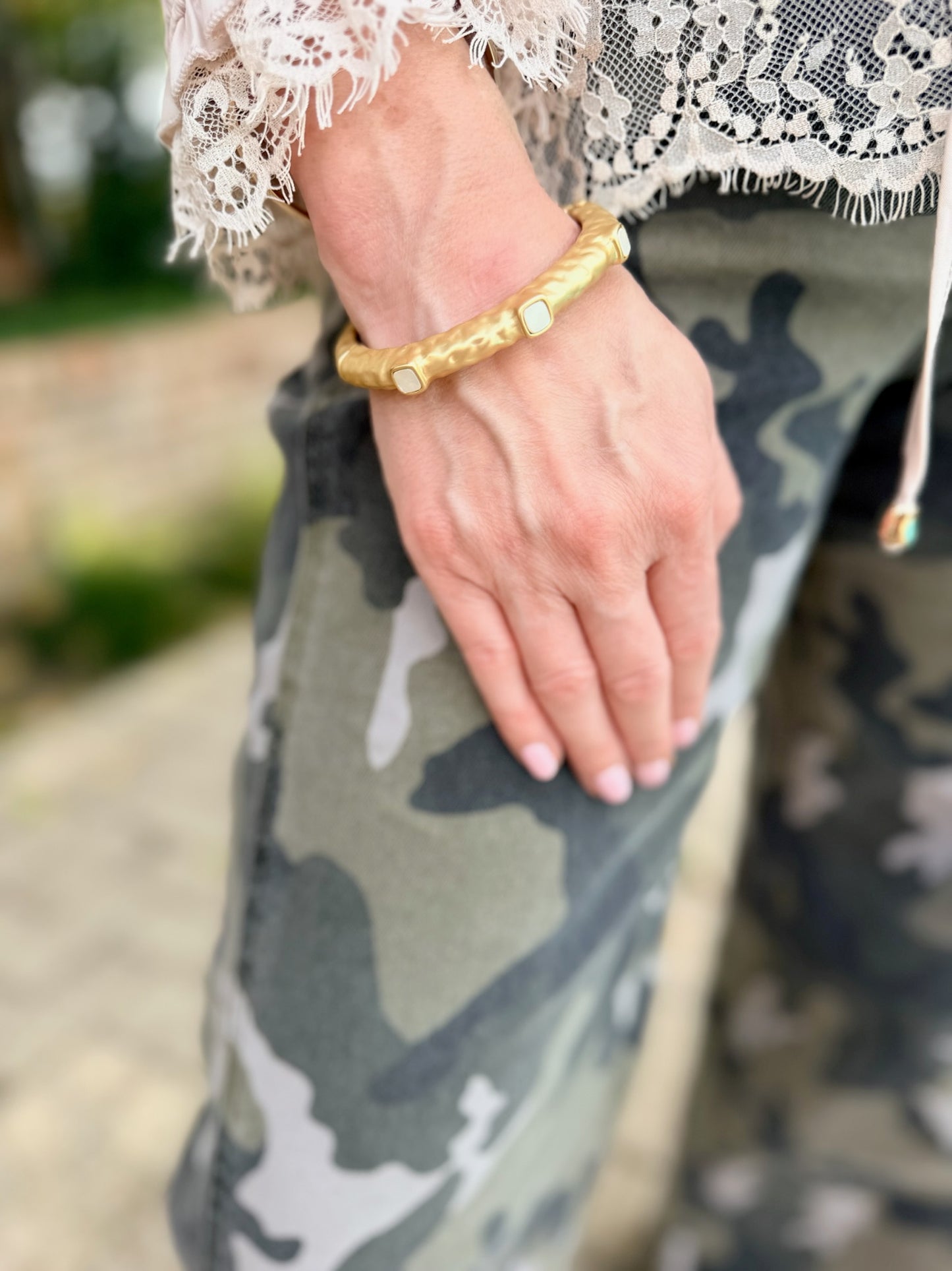 Hannah Hammered Gold/Mother of Pearl Hinged Bangle