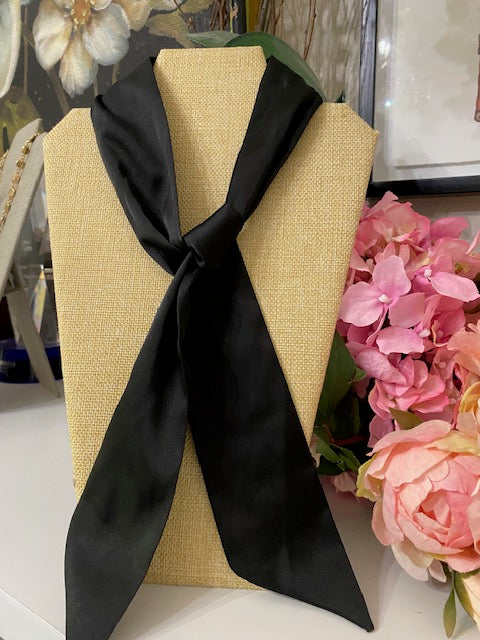 Black Silk Twilly